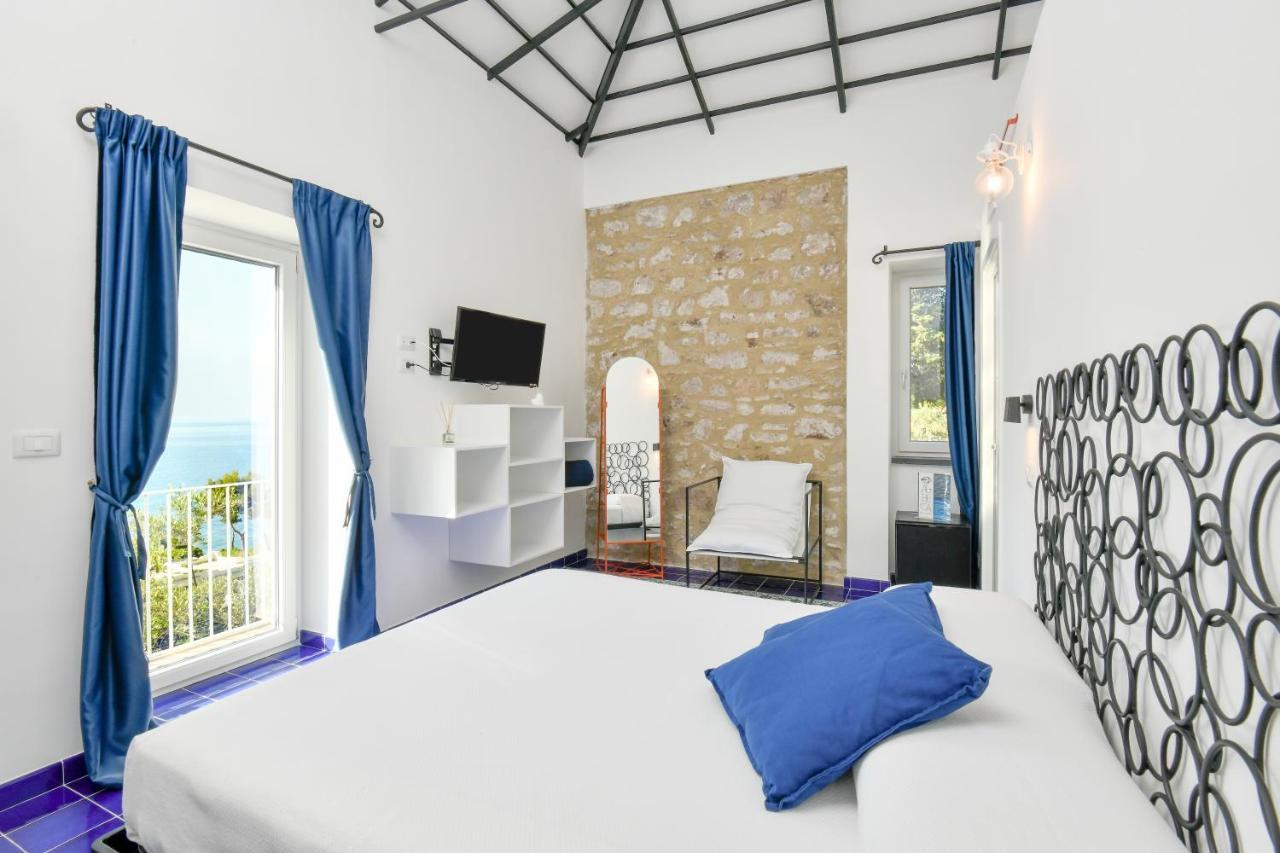 Albeca Boutique Hotel - Relais De Charme Sul Mare Кастелабате Екстериор снимка